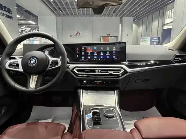 BMW i3 2024