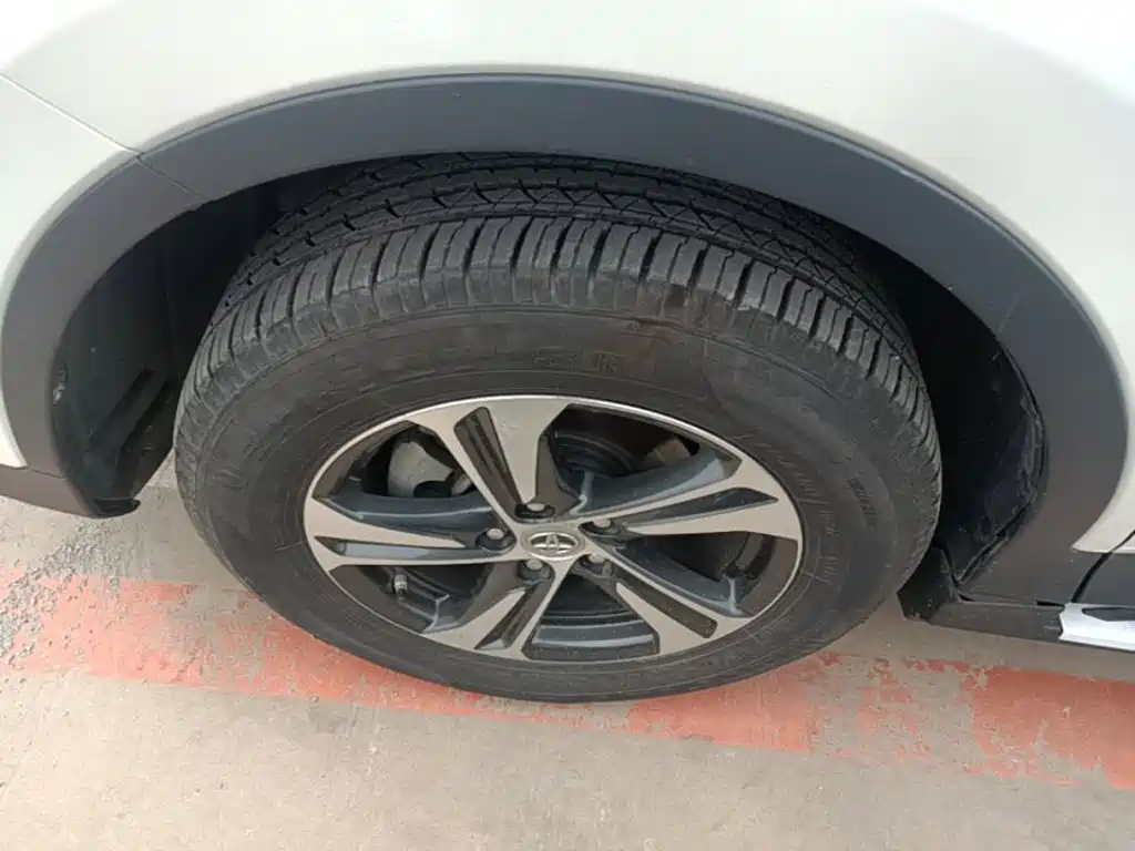 Toyota RAV4 2016 — фото 23