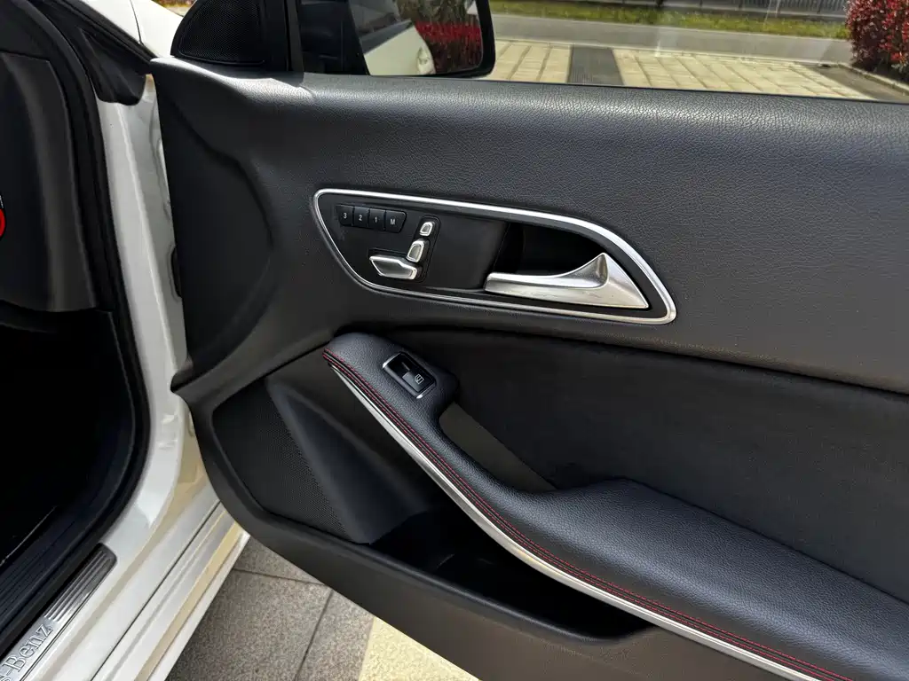 Mercedes-Benz CLA 2017 — фото 11