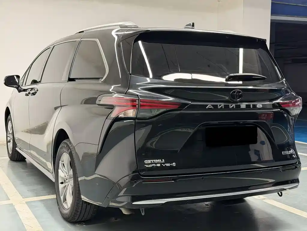 Toyota Sienna 2024 — фото 9