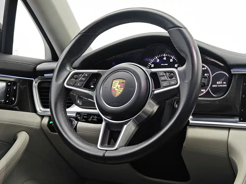 Porsche Panamera 2018 — фото 21