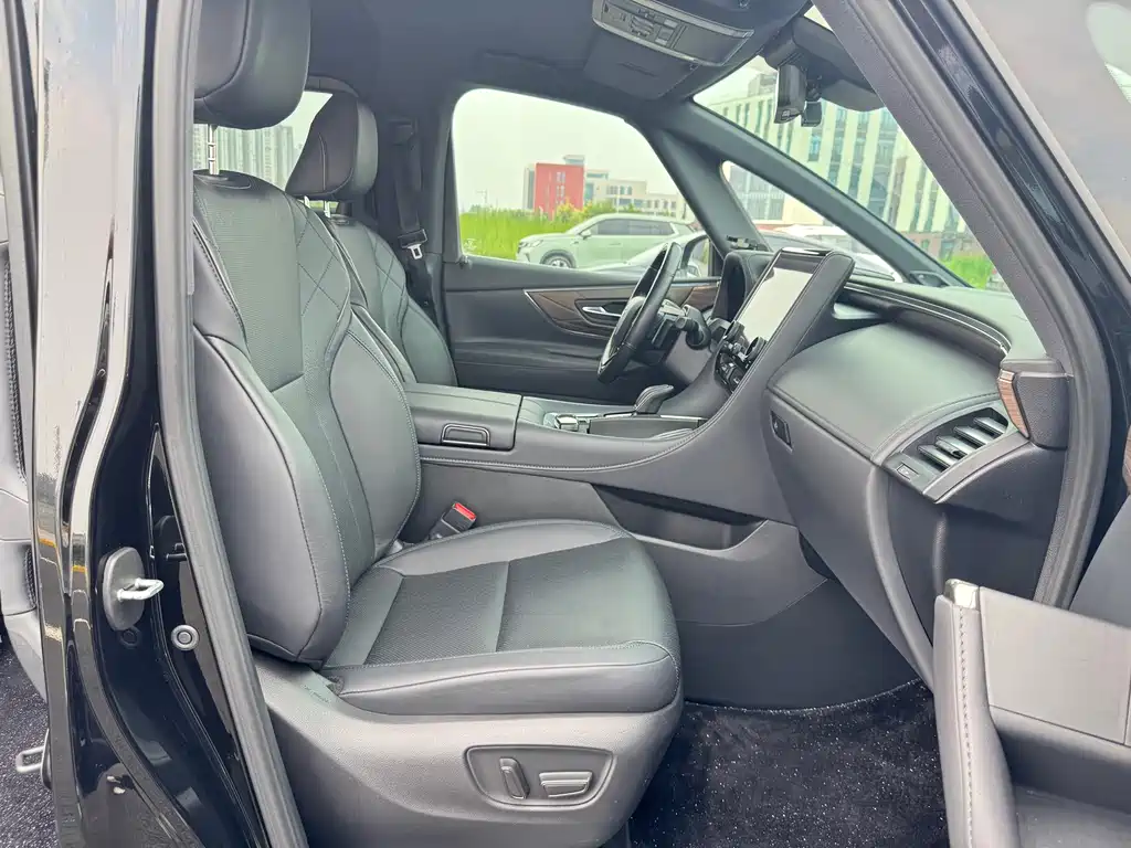 Toyota Alphard 2024 — фото 24