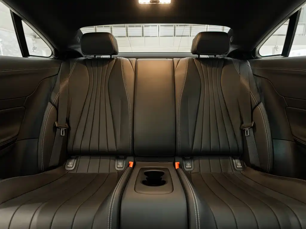 Mercedes-Benz E-Class 2022 — фото 14