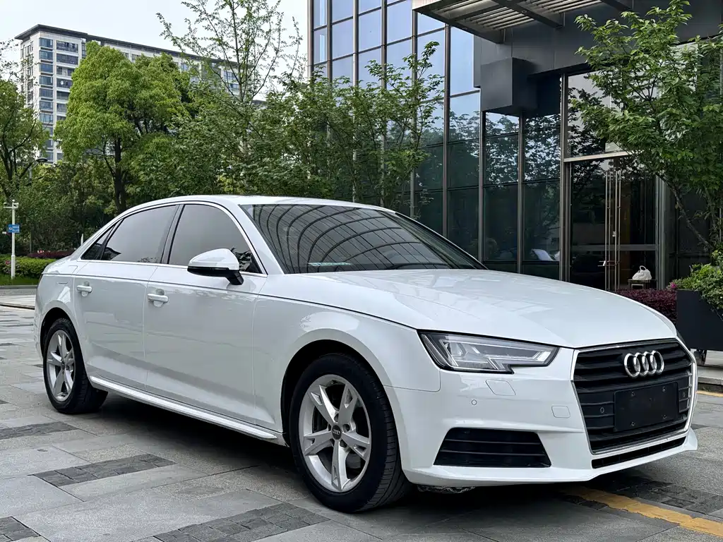 Audi A4L 2017 — фото 3