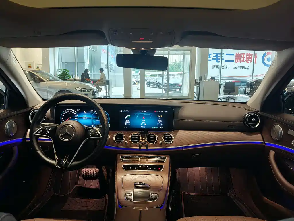 Mercedes-Benz E-Class 2023 — фото 15