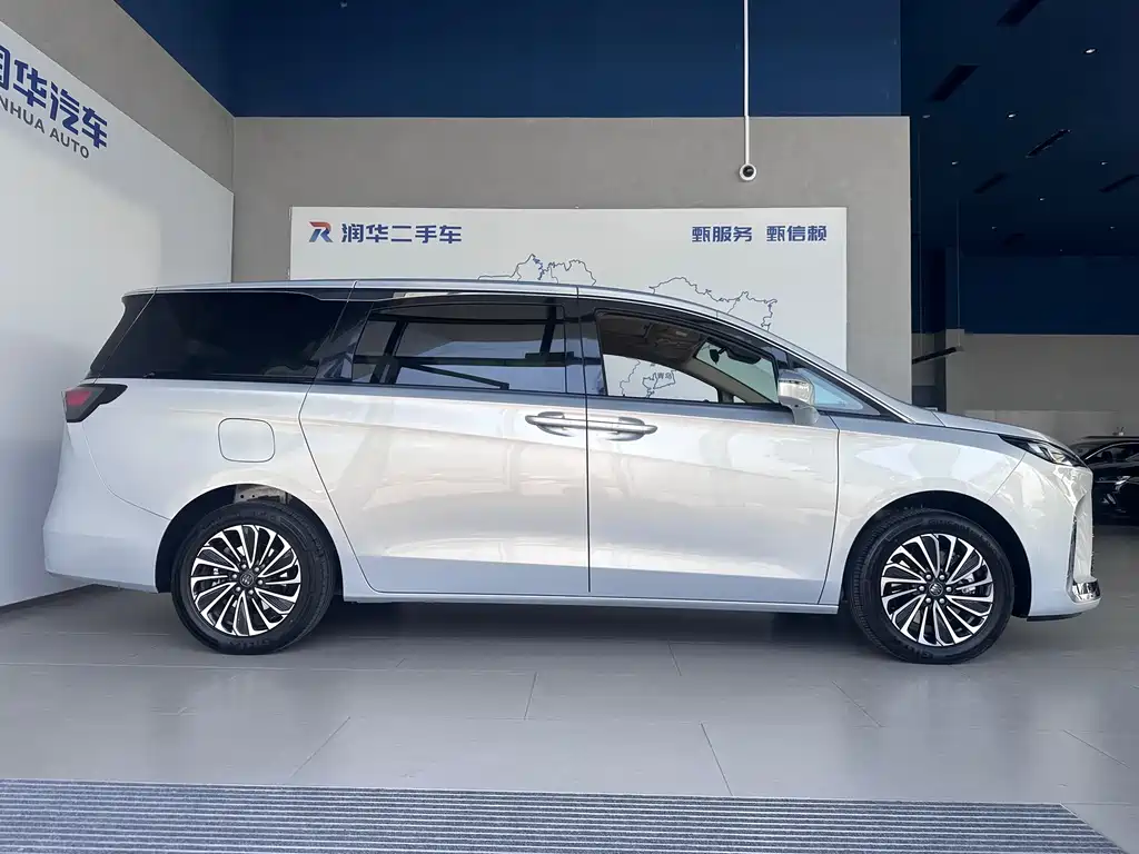 Buick GL8 Hybrid 2025 — фото 3