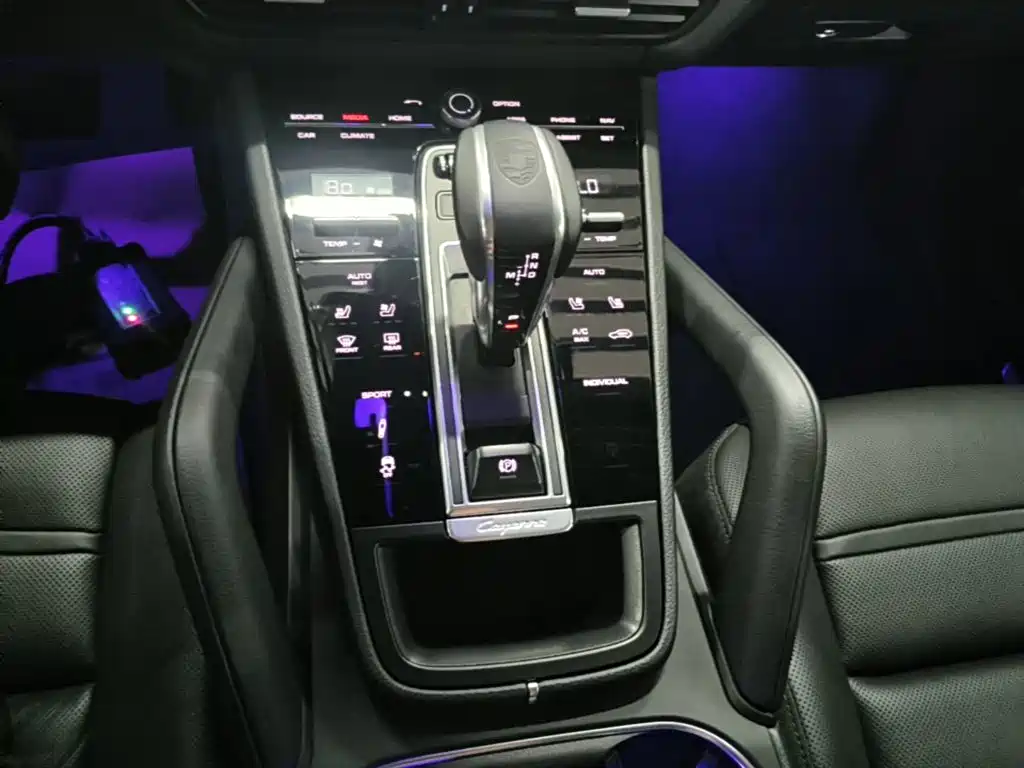 Porsche Cayenne 2021 — фото 14