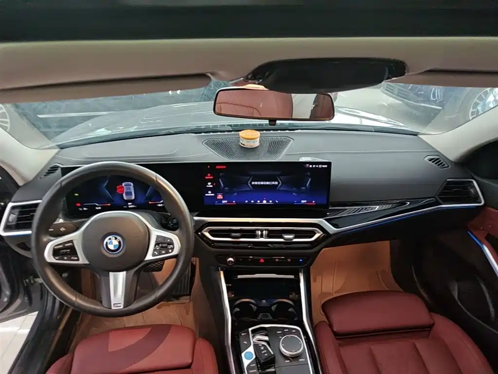 BMW i3 2024 — фото 10