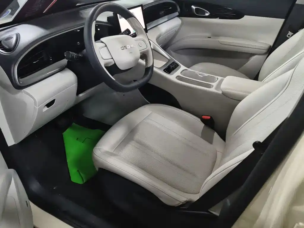 Geely Galaxy Starwish 2025 — фото 13