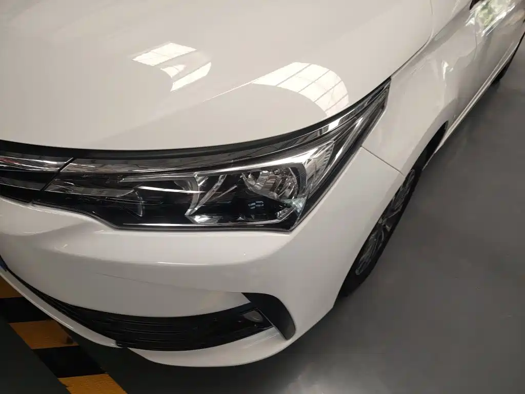 Toyota Corolla 2018 — фото 24