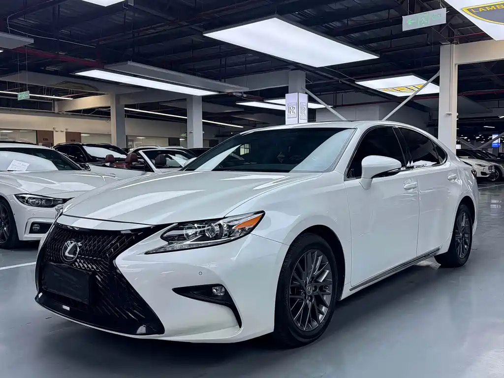 Lexus ES 2018