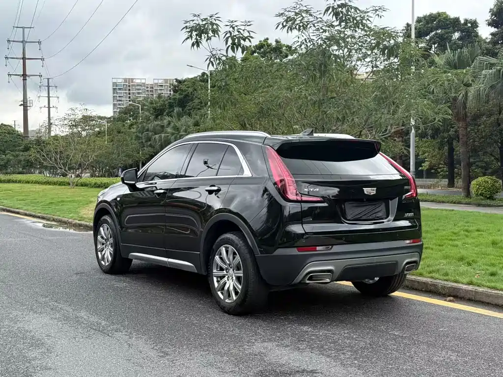 Cadillac XT4 2023 — фото 6