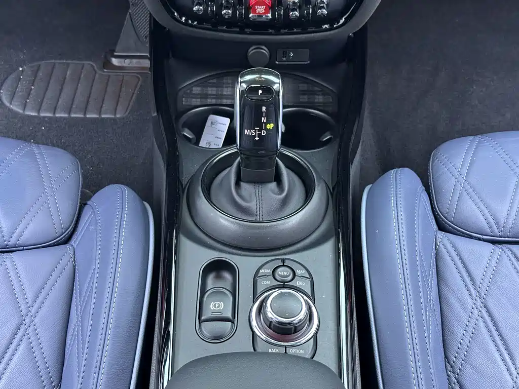 MINI Clubman 2021 — фото 12