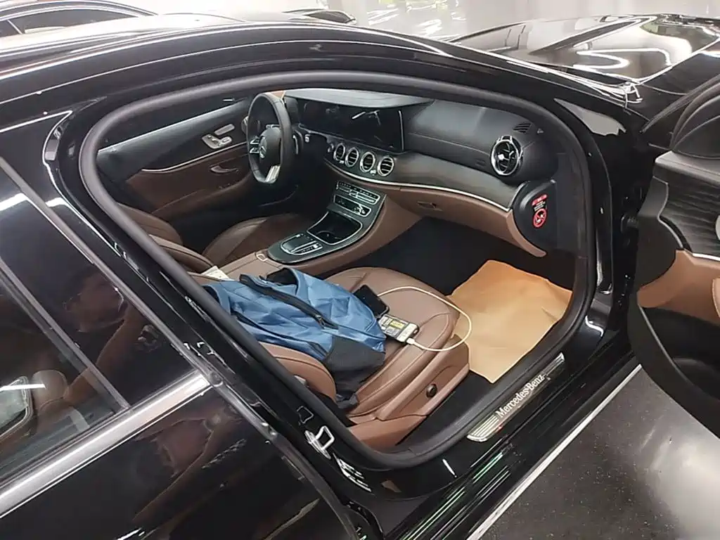 Mercedes-Benz E-Class 2023 — фото 11