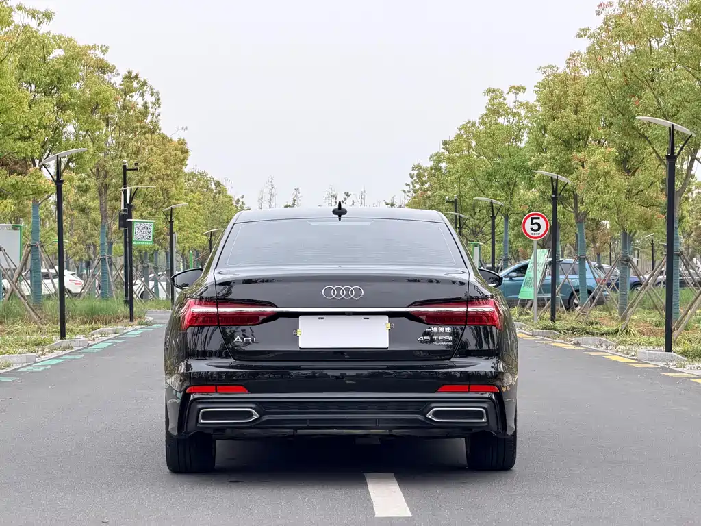 Audi A6L 2022 — фото 12