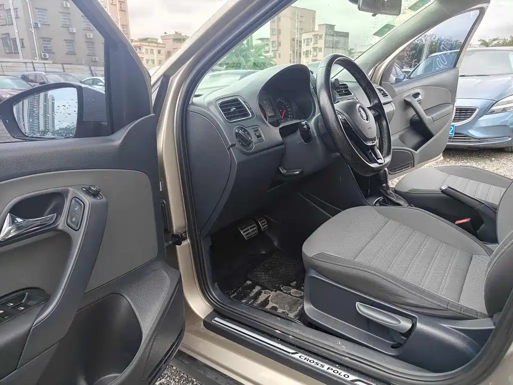 Volkswagen Polo 2015