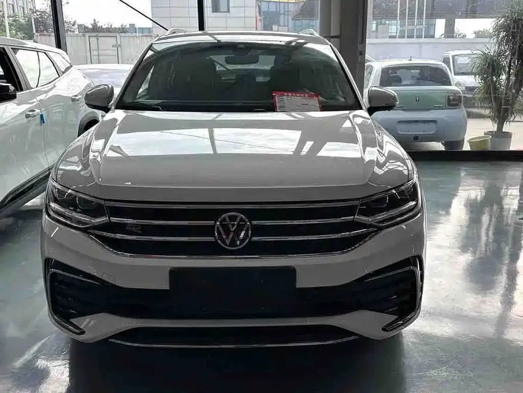 Volkswagen Tiguan L 2023