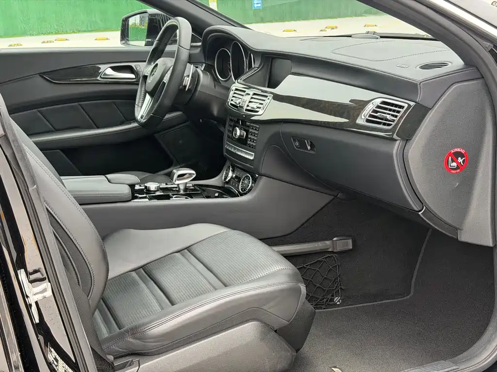 Mercedes-Benz CLS AMG 2012 — фото 8