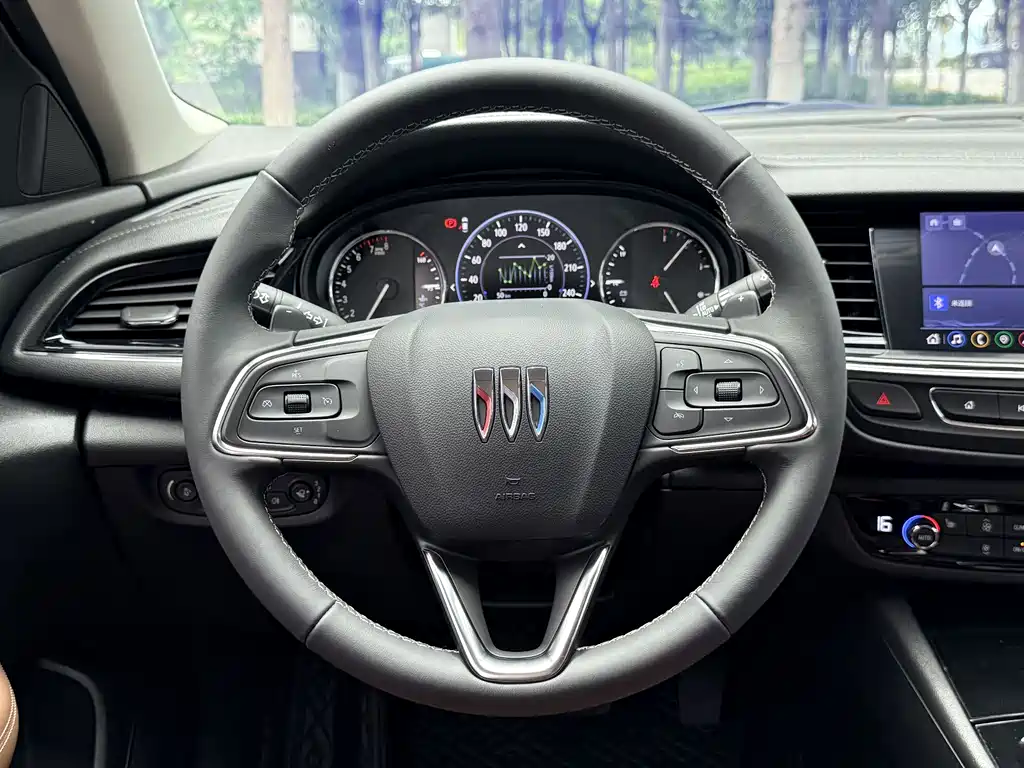 Buick Regal 2025 — фото 11