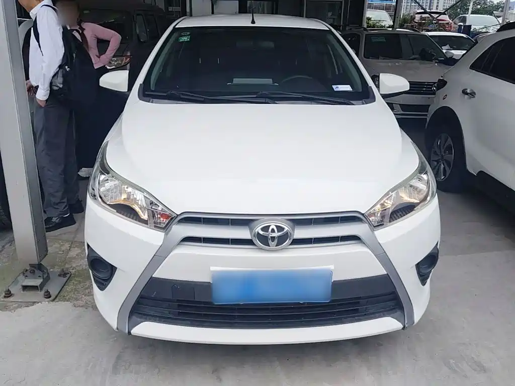 Toyota Yaris L 2016 — фото 3