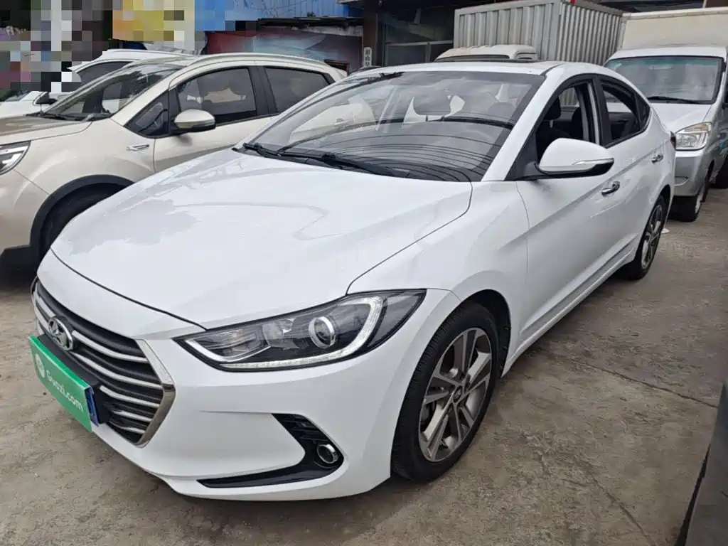 Hyundai Elantra 2019 — фото 1