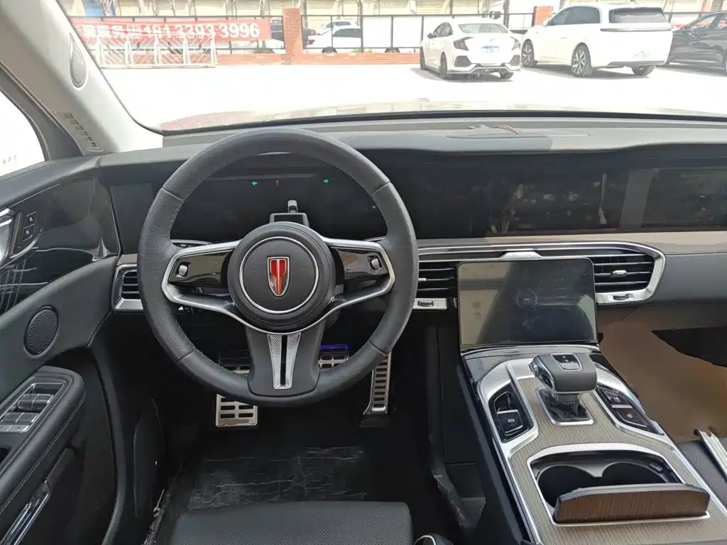 Hongqi E-HS9 2023