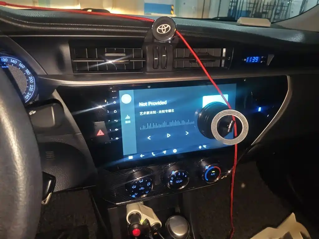 Toyota Corolla 2015 — фото 6