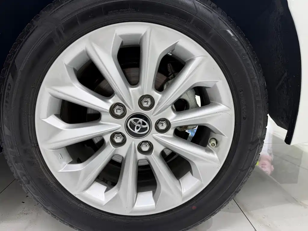 Toyota Corolla 2022 — фото 10