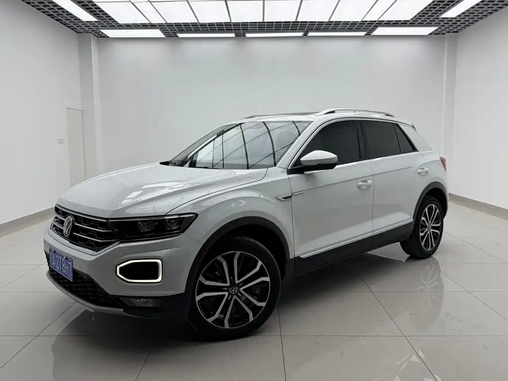 Volkswagen T-Roc 2023 — фото 1