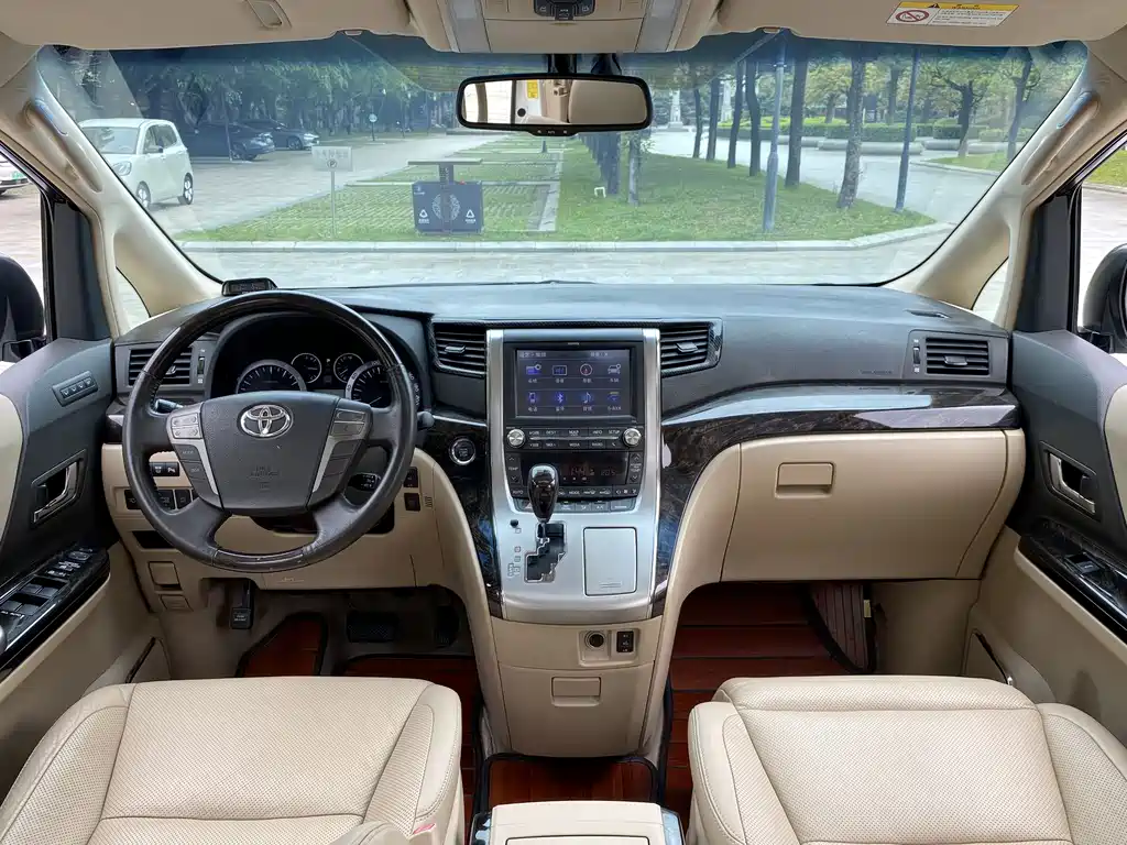 Toyota Alphard 2012 — фото 5