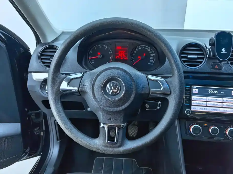 Volkswagen Jetta 2016 — фото 15