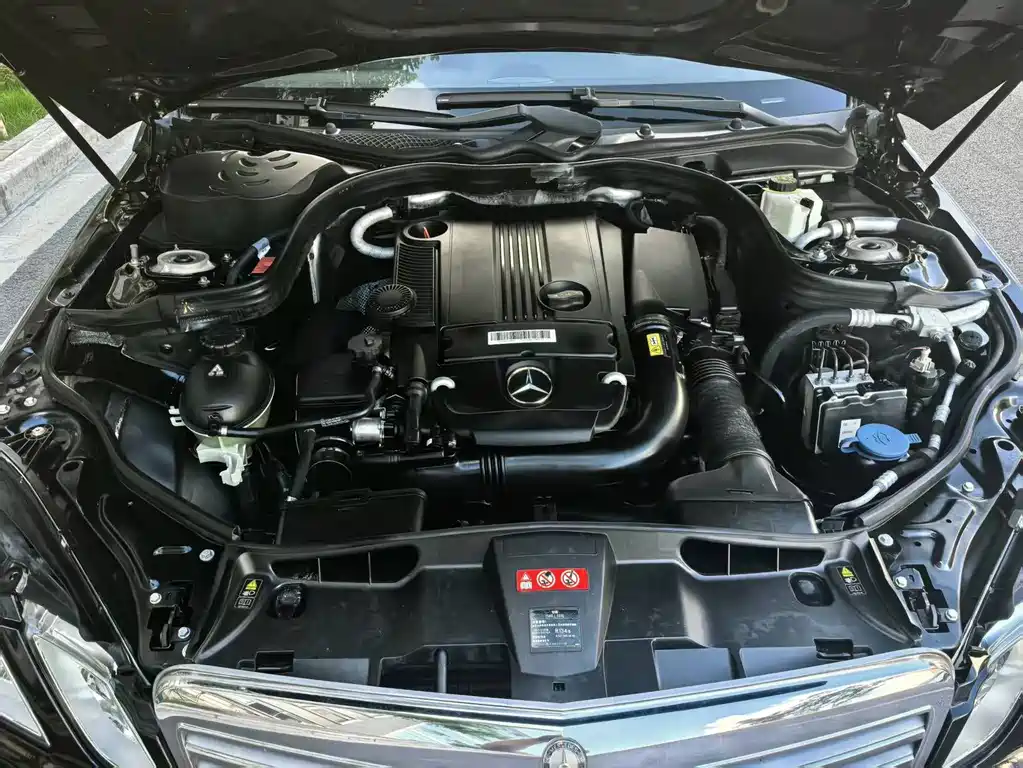 Mercedes-Benz E-Class 2013 — фото 12