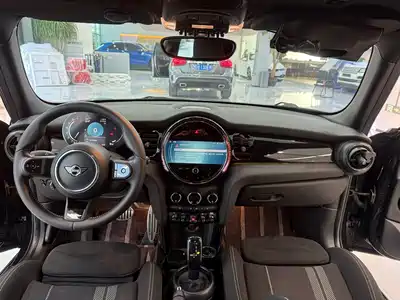 MINI MINI 2022