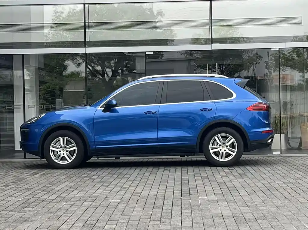 Porsche Cayenne 2017 — фото 2