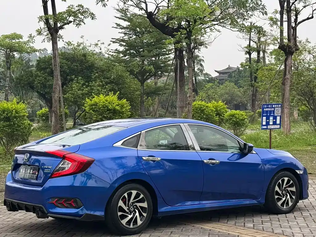 Honda Civic 2017 — фото 5