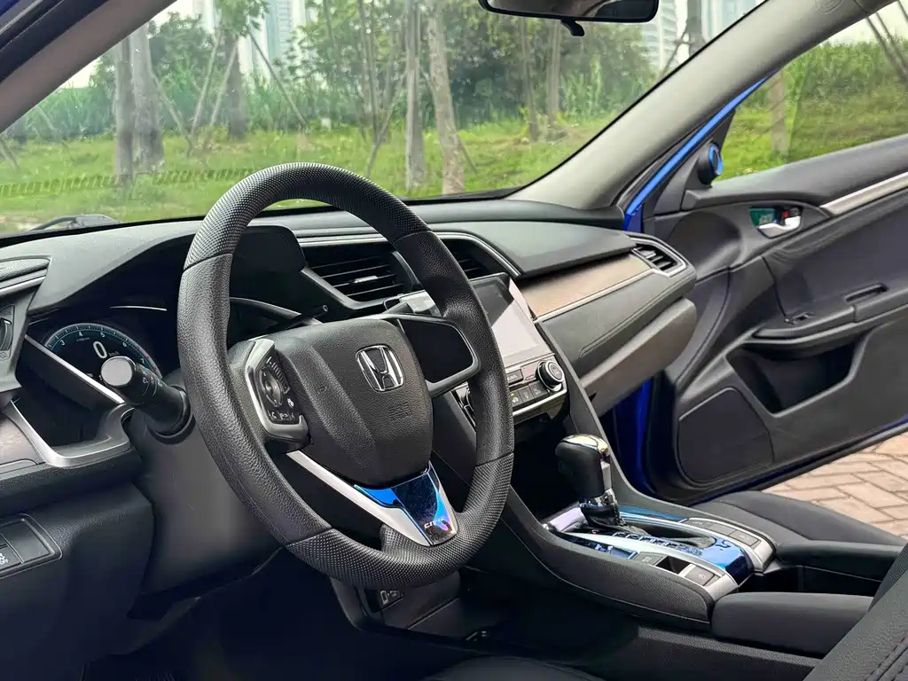 Honda Civic 2017 — фото 15