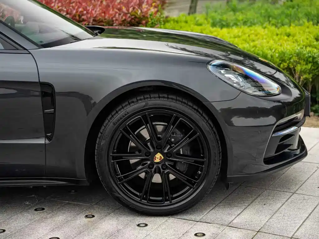 Porsche Panamera 2018 — фото 8