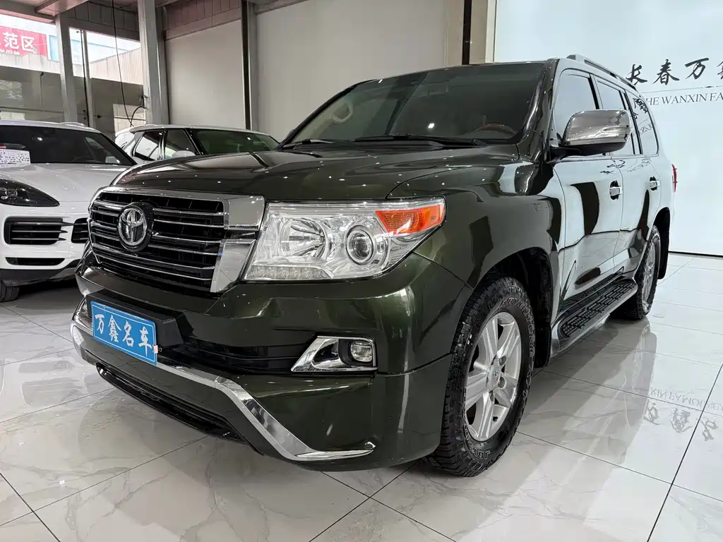 Toyota Land Cruiser 2015 — фото 1