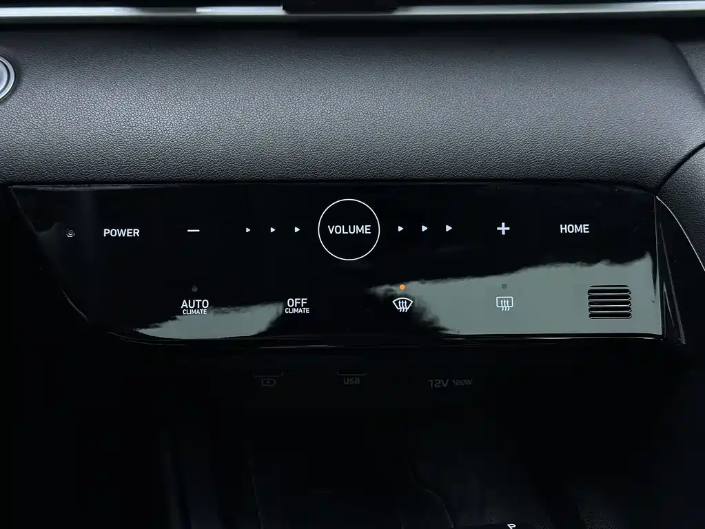Hyundai Elantra 2023 — фото 16