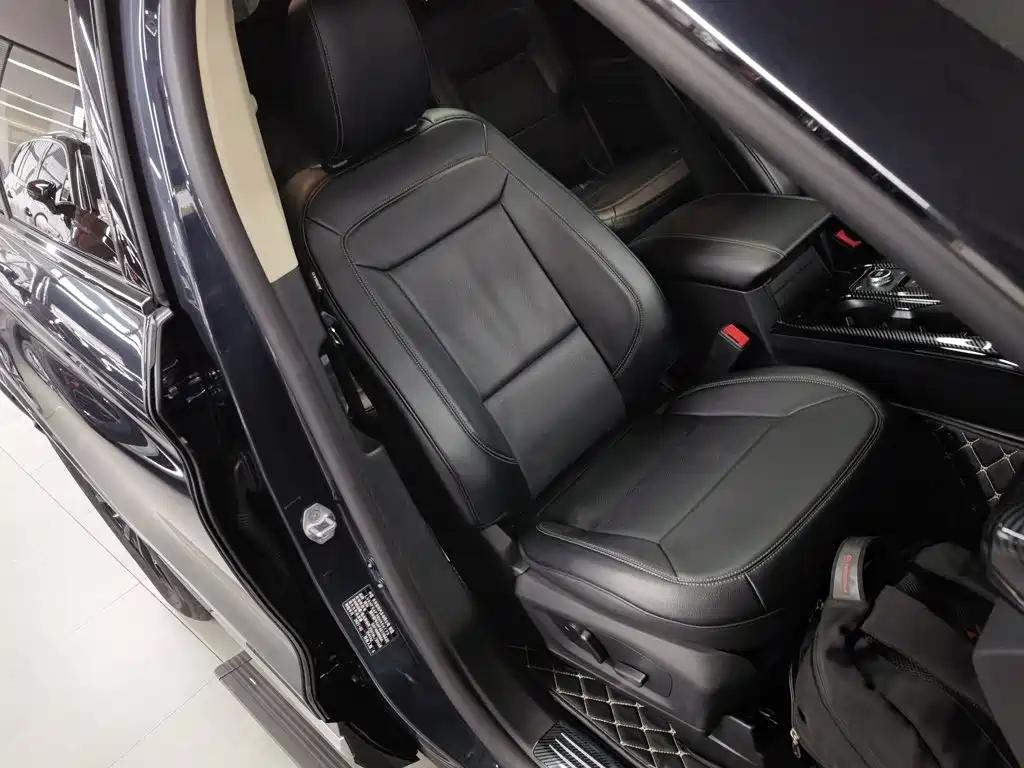 Ford Explorer 2021 — фото 20