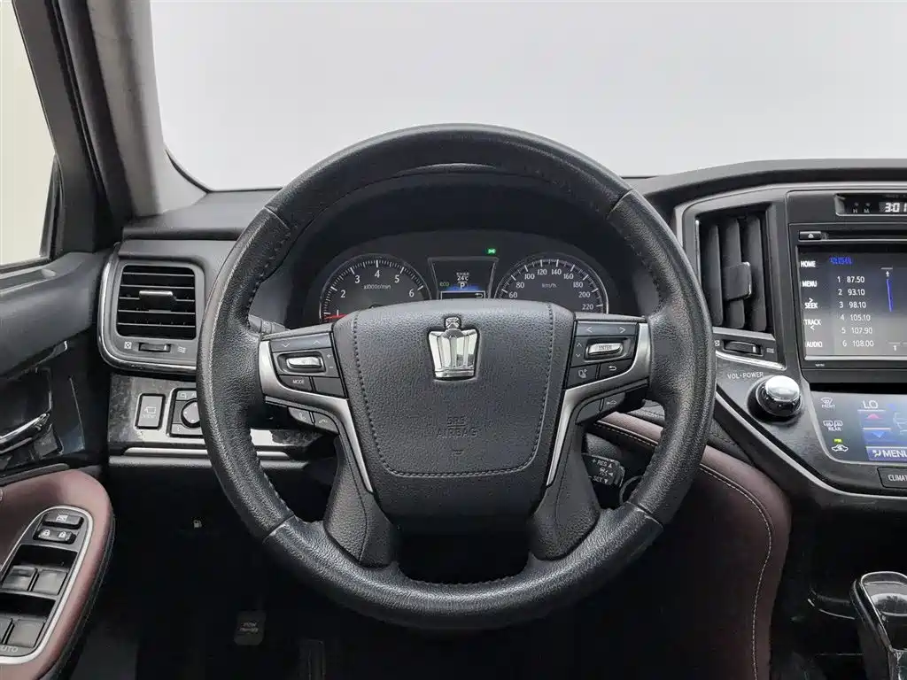 Toyota Crown 2018 — фото 11