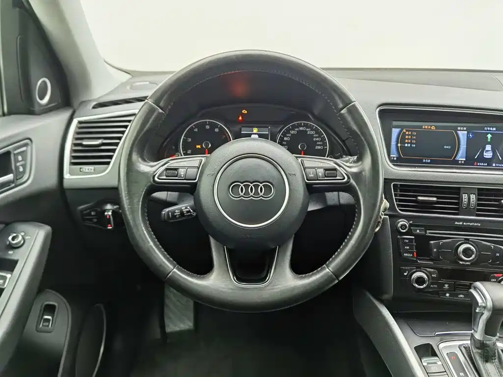 Audi Q5 2015 — фото 11