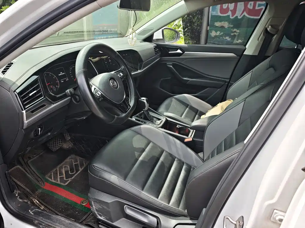 Volkswagen Sagitar 2022