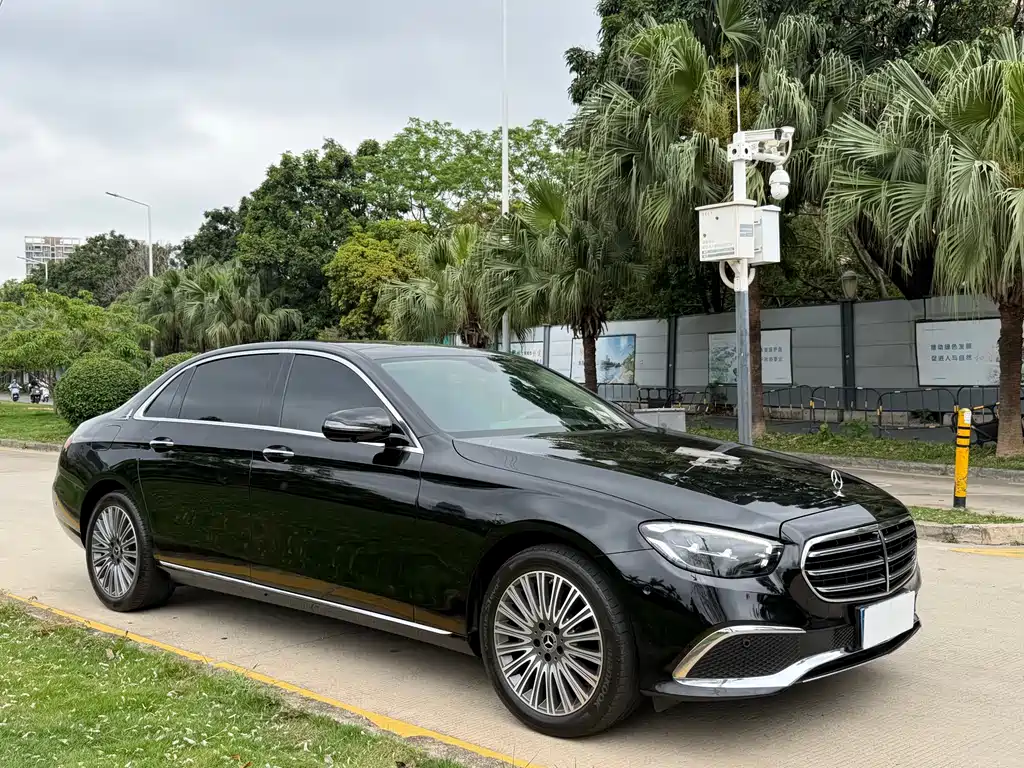 Mercedes-Benz E-Class 2023 — фото 3