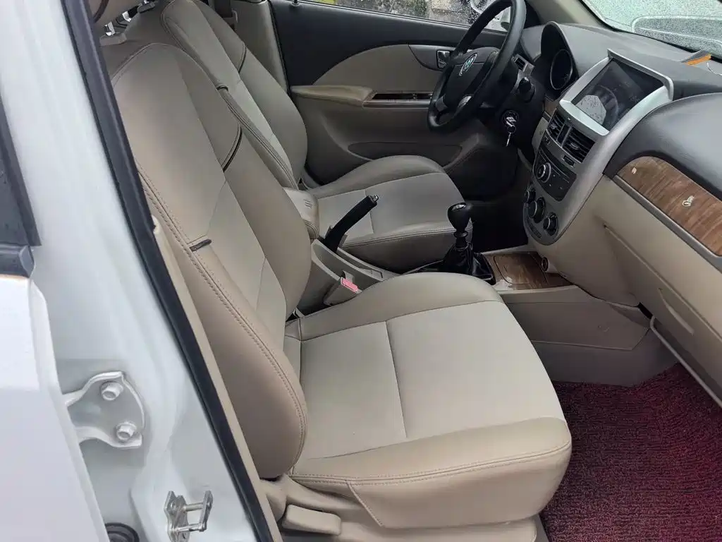 Buick Excelle 2015 — фото 20