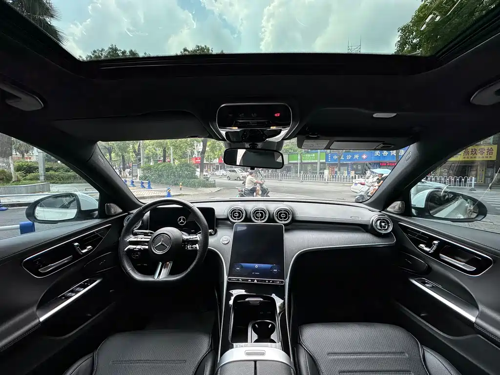 Mercedes-Benz C-Class 2024