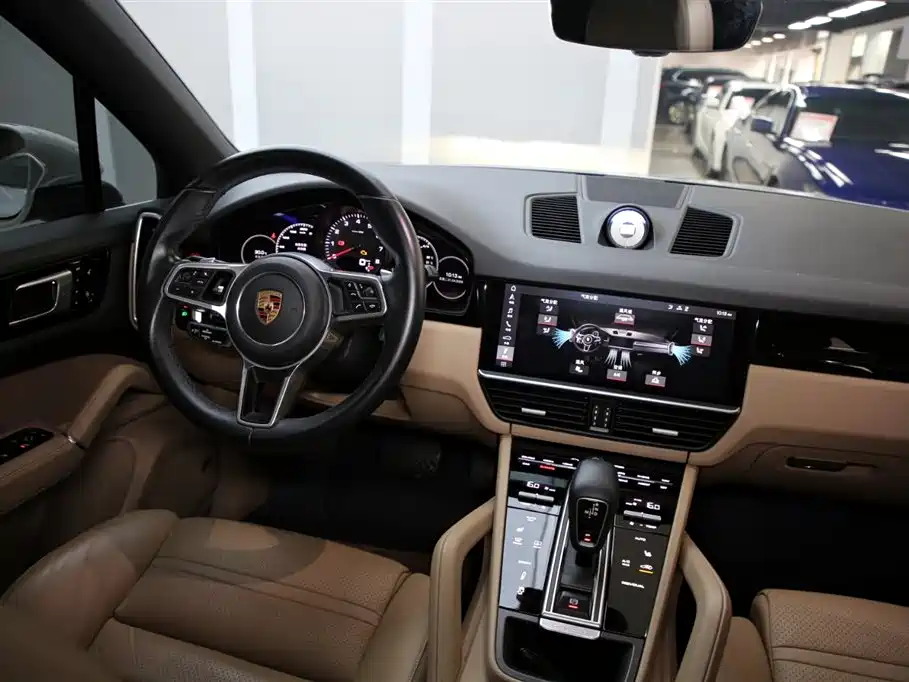 Porsche Cayenne 2018 — фото 10