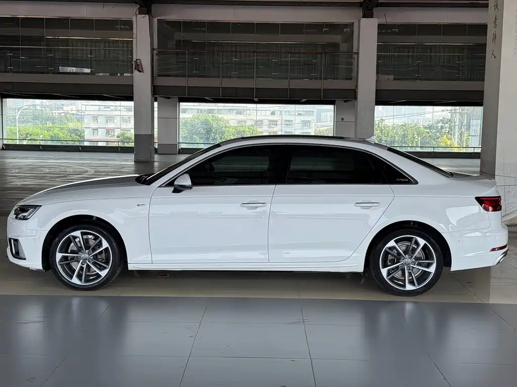 Audi A4L 2019