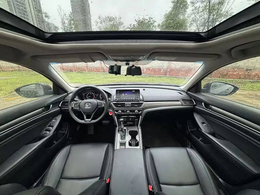Honda Accord 2019 — фото 10