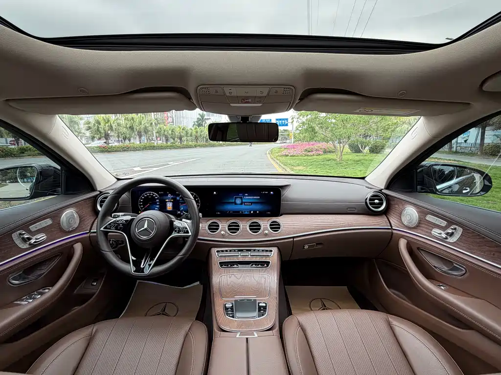 Mercedes-Benz E-Class 2022 — фото 12